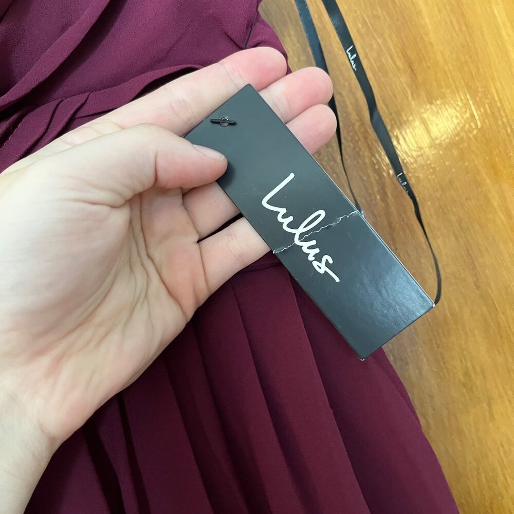 NWT Lulu's Make Me Move Burgundy Maxi Dress Off Shoulder Sleeve Size Medium - Picture 4 of 5